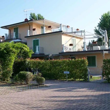Apartment In - Toskana 24103 Marina di Massa